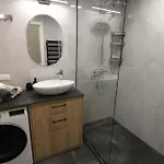 Warmzy - Modern Flat With Free Parking דירה