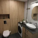 Warmzy - Modern Flat With Free Parking דירה וילנה