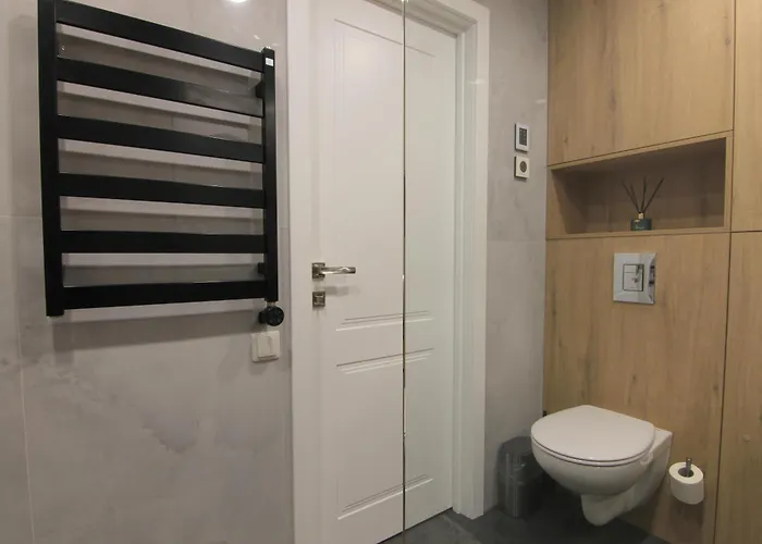 Warmzy - Modern Flat With Free Parking Lejlighed