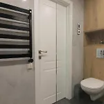 Warmzy - Modern Flat With Free Parking Apartmán