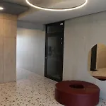 Warmzy - Modern Flat With Free Parking *