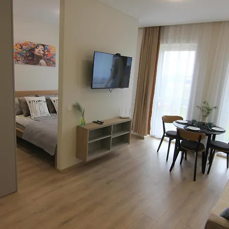 Warmzy - Modern Flat With Free Parking Apartamento